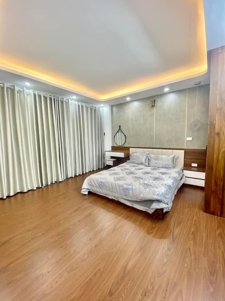 NHỎ TIỀN NHỈNH 3 TỶ CÓ NHÀ TRUNG TÂM PHỐ CỔ NGỌC LÂM-31M2-Ô TÔ ĐỖ CỬA